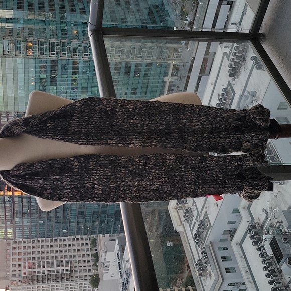 Gorgeous Knitted Betsey Johnson Scarf with Ribbon Details and Logo Brooch - Picture 7 of 7